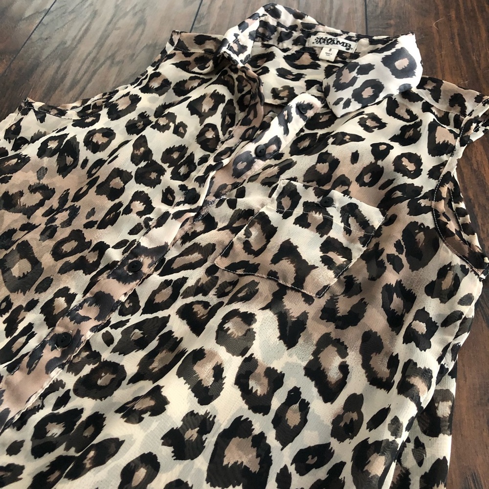 🚨 ALL TOPS $7 🚨 - Picture 6 of 10